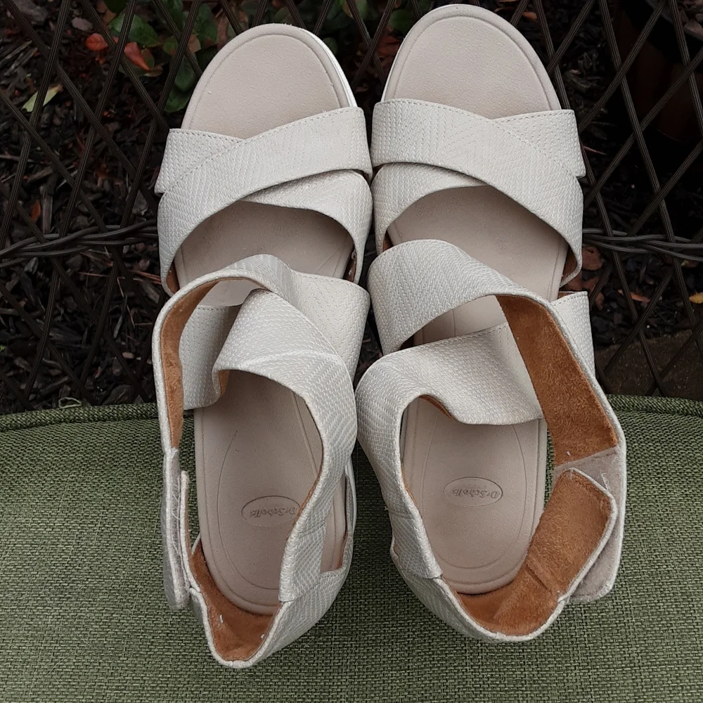Dr. Scholl's Skips Platform Sandal.
